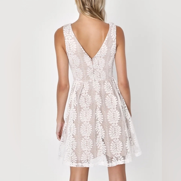 Lulu’s White Lace Skater Bridal Dress V-Neck All of My Heart Size Small - Picture 6 of 7